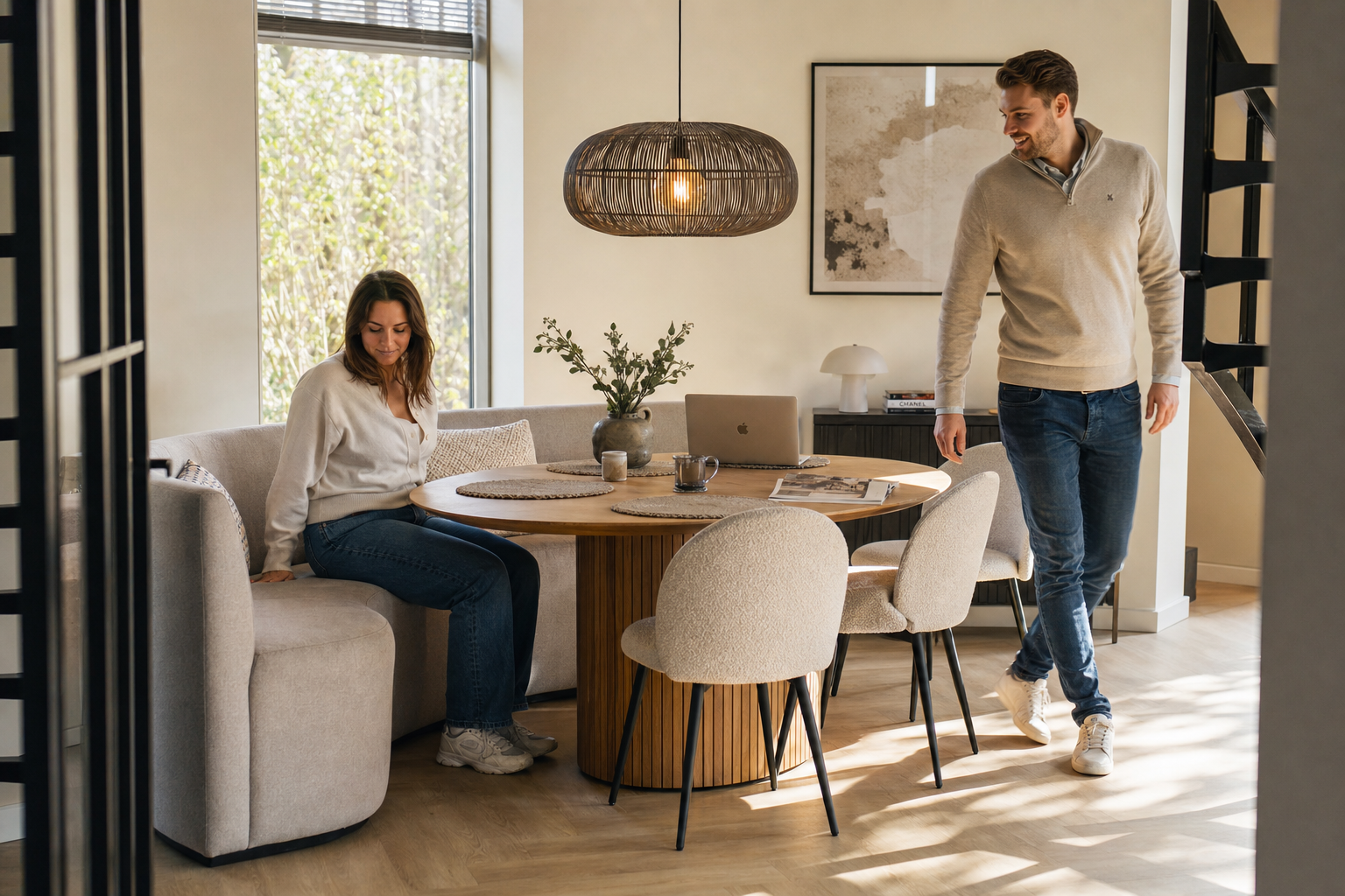 Halfronde eetkamerbank in eetkamer